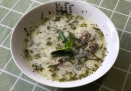 Довга (dovga) - кисломолочный суп с мясными фрикадельками и нохудом