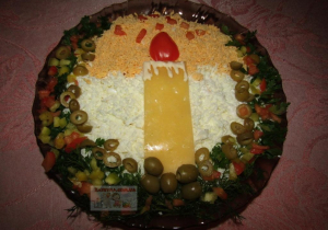 Новогодний салат «Свеча» с ветчиной, грибами и сыром